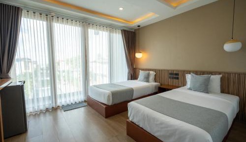 Deluxe Twin Room with Pool View