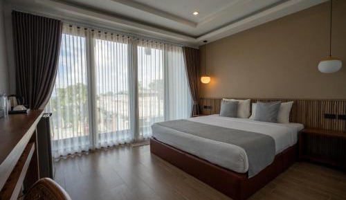 Deluxe Double Room with Pool View