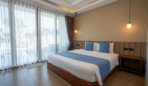 Deluxe Double Room with Pool Access
