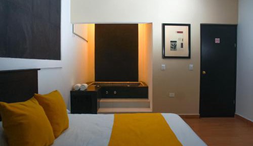 Deluxe King Suite