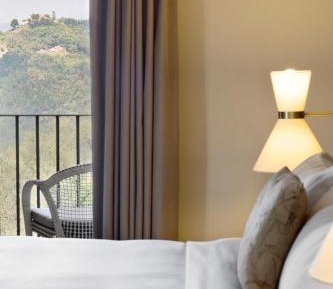 Executive Twin Room with Balcony 