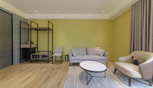 Family Room with Side Sea View