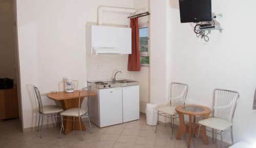 Studio (3 Adults)