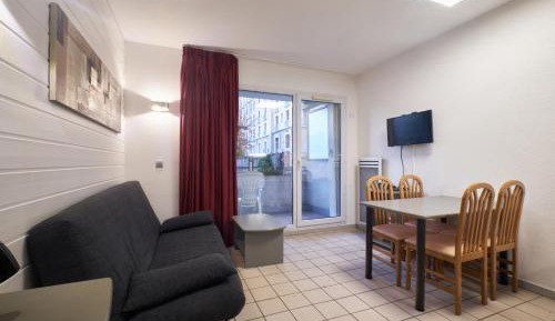 Superior One-Bedroom Apartment with Balcony