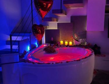 Studio with Spa Bath
