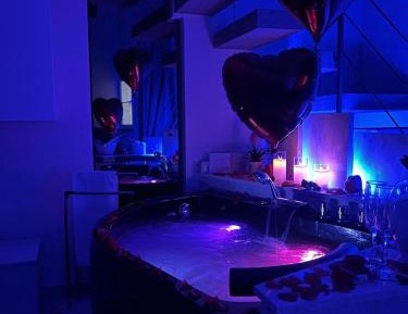 Studio with Spa Bath