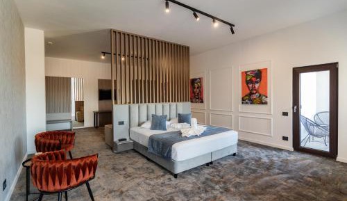 King Room with Spa Bath