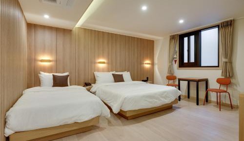 Standard Twin Room