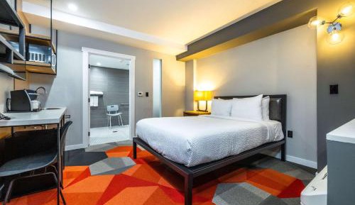 Queen Room with Bath Tub - Disability Access