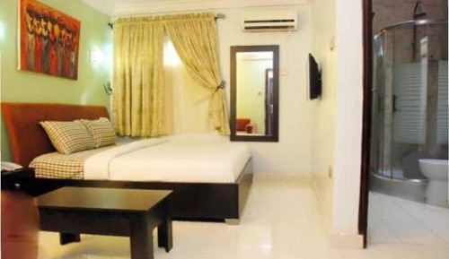 Deluxe Queen Room