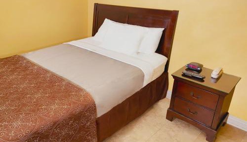 Standard Queen Room