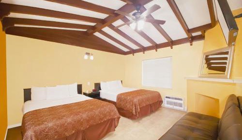 Deluxe Suite with Spa Bath