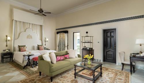 Grand Luxury King Bed Room