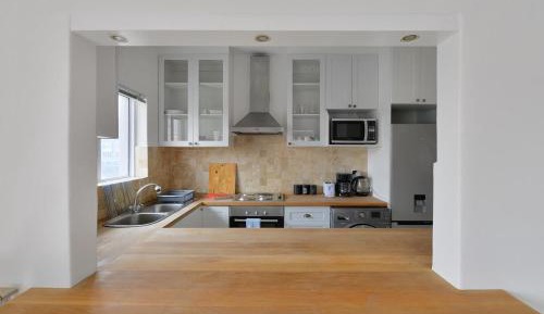 Two-Bedroom Apartment with Mountain View