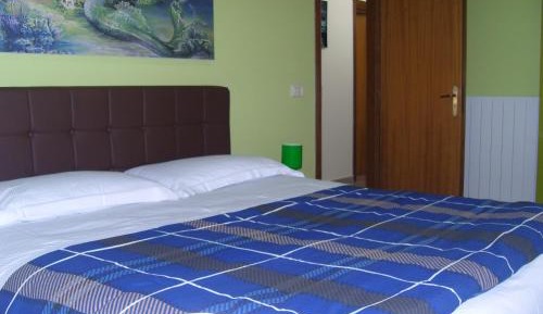 Quadruple Room with Private Bathroom