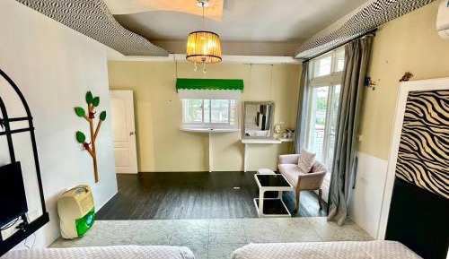 Quadruple Room with Private Bathroom