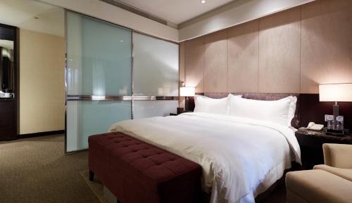 Eagle Suite
