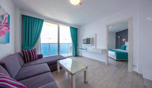One Bedroom Suite with Sea View