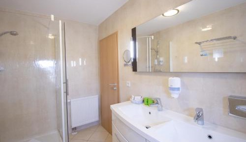 Double Room with Garden View in Villa