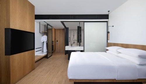 Standard King Room