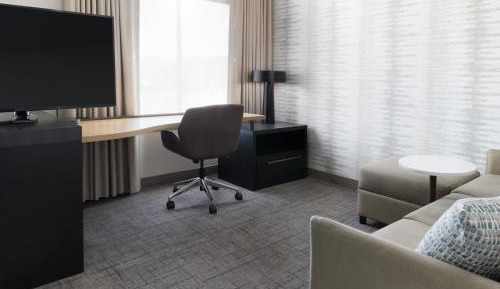 King Studio with Sofa Bed