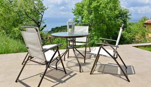 One-Bedroom Apartment with Terrace