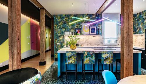Deluxe Apartment