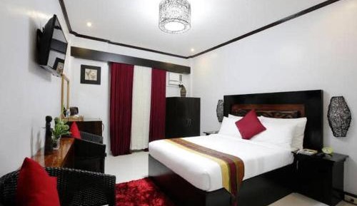 Deluxe Queen Room