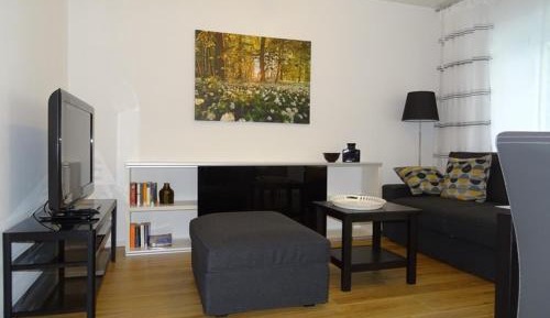 Apartment with Mountain View