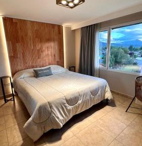 Apartment with Mountain View