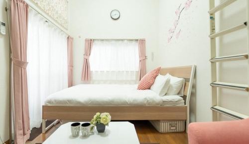 Studio Apartment with One Double Bed