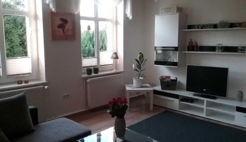 Two-Bedroom Apartment with Shower 