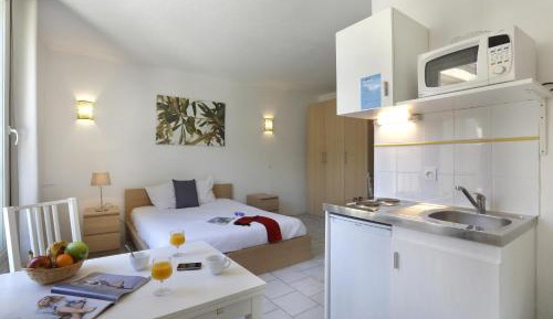Studio (2 Adults)