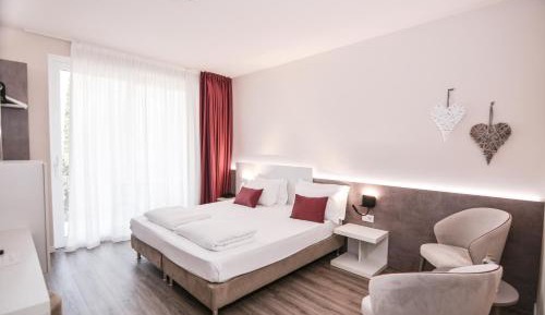 Superior Double or Twin Room with Terrace and Lake View