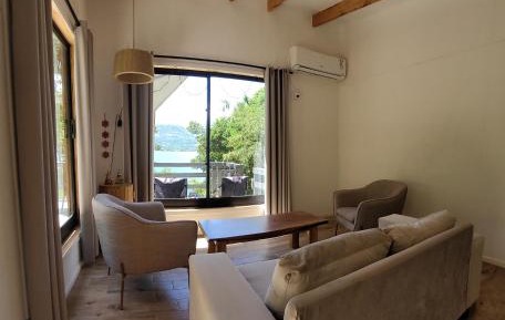 Bungalow - Water Front 