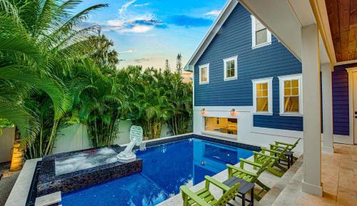 Four-Bedroom Holiday Home