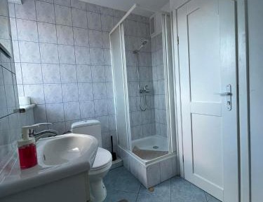 Basic Triple Room with Shared Bathroom