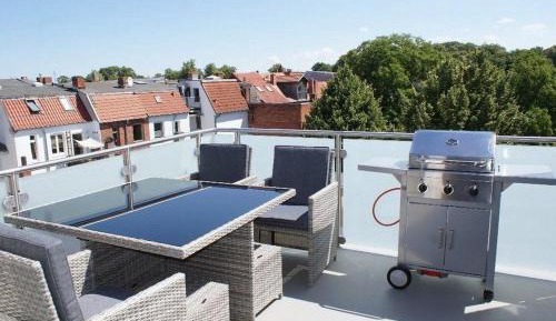One-Bedroom Apartment with Balcony