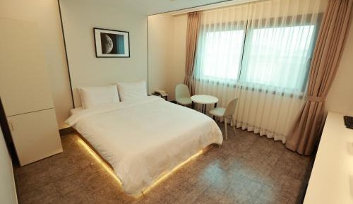 Deluxe Double Room with River View