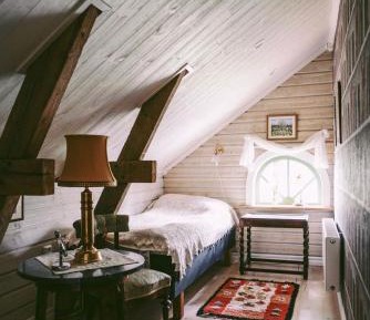 Single Room with Shared Bathroom