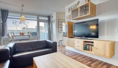 One-Bedroom Apartment with Balcony