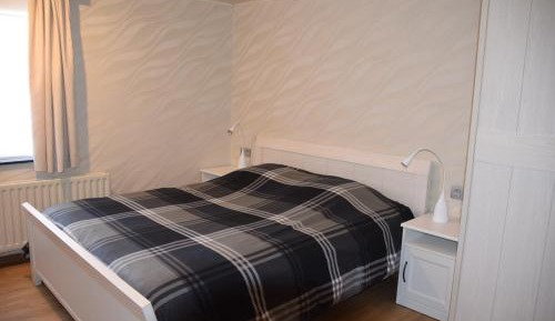 Standard Double Room with Shared Bathroom