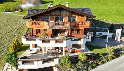 Apartment with Mountain View