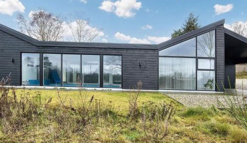 Seven-Bedroom Holiday Home