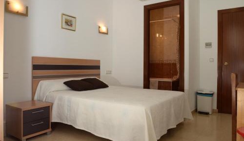 Double Room with Private Bathroom and Balcony