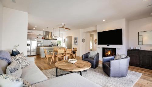 Three-Bedroom Holiday Home 