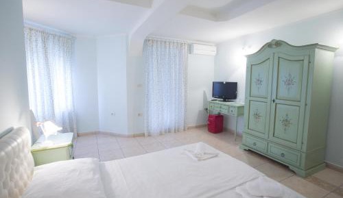 Deluxe Quadruple Room with Terrace and Sea View