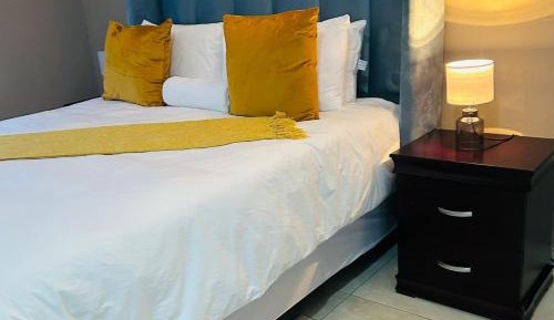 Deluxe Queen Room