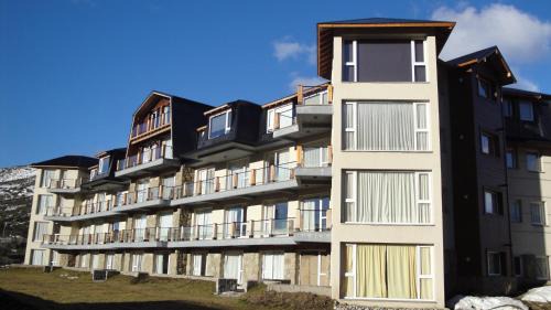 Apartment with Mountain View