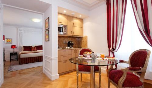 Large Deluxe Room